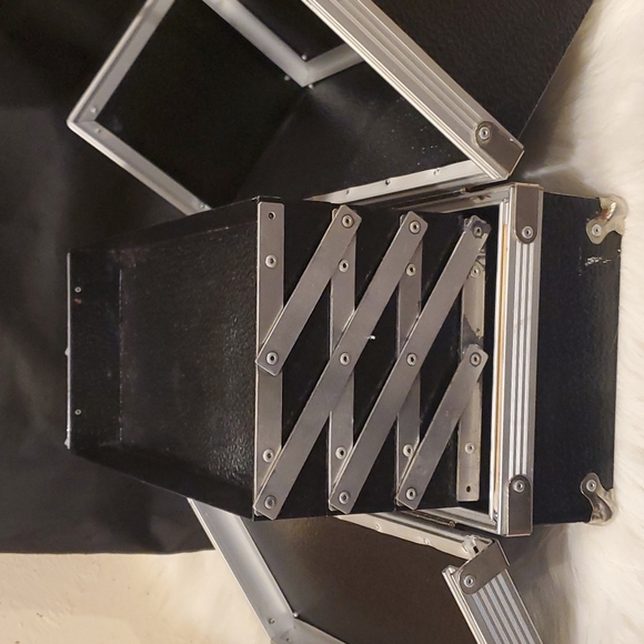 RARE! VINTAGE MAC Cosmetics Train Case - Picture 14 of 17